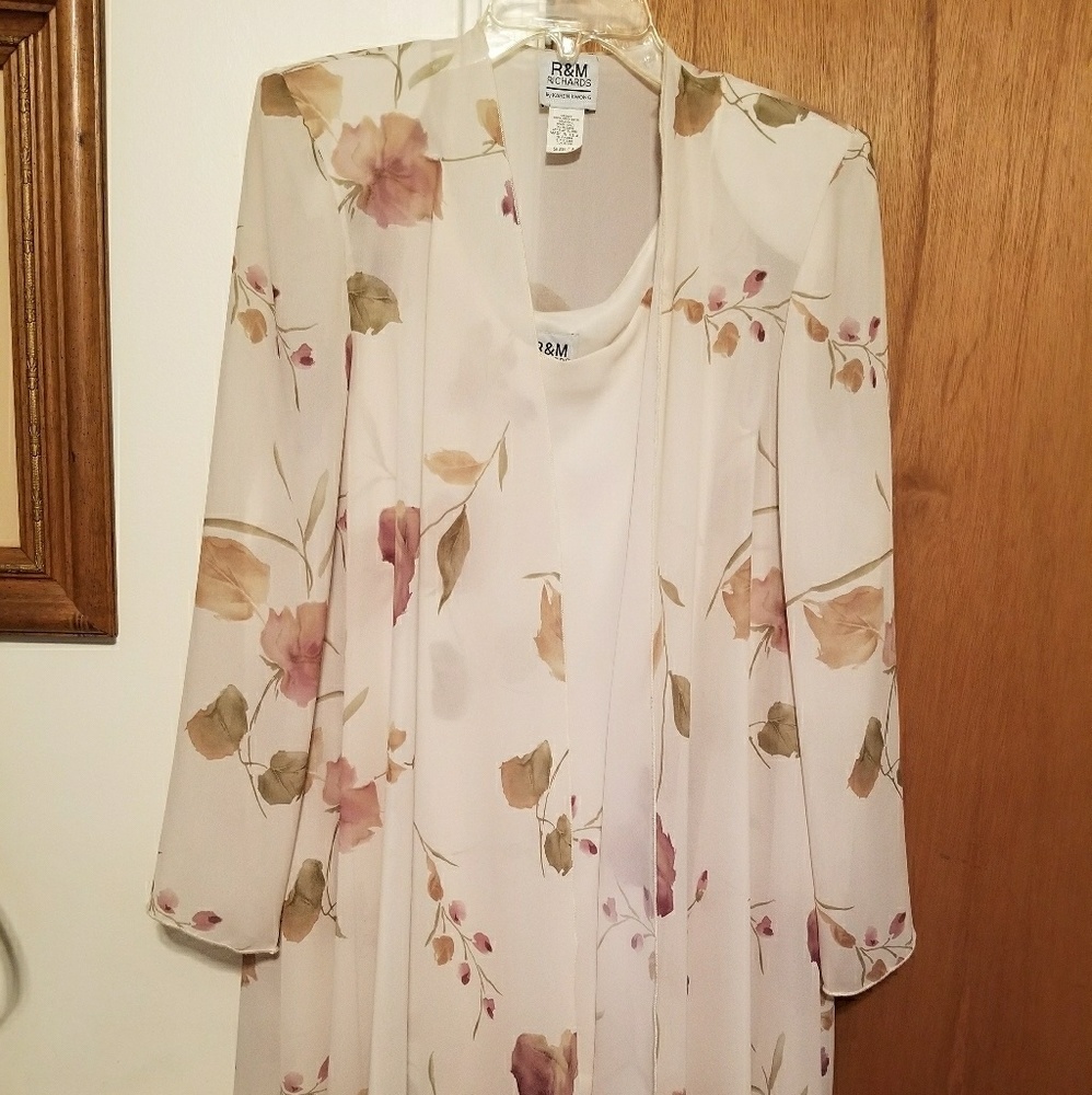 Very nice Two Piece Floral Dress with Cover